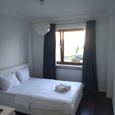 House4You Apartament Sakura Airport Chopin Varsavia Esterno foto