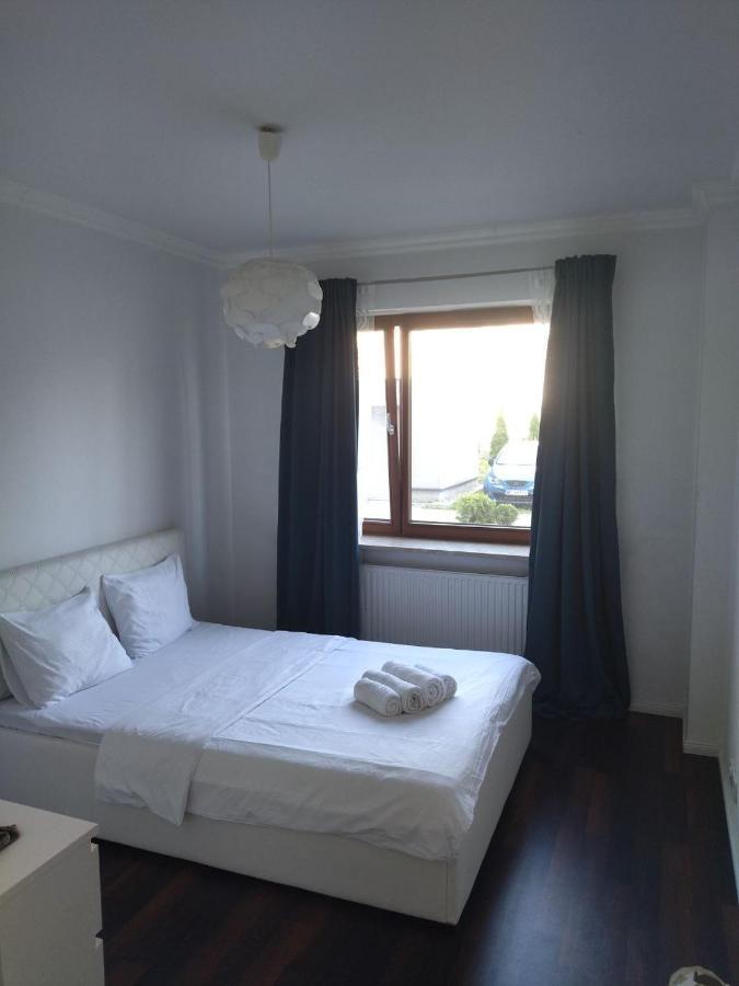 House4You Apartament Sakura Airport Chopin Varsavia Esterno foto
