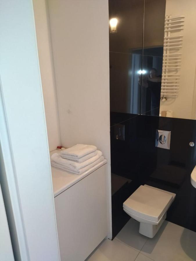 House4You Apartament Sakura Airport Chopin Varsavia Esterno foto